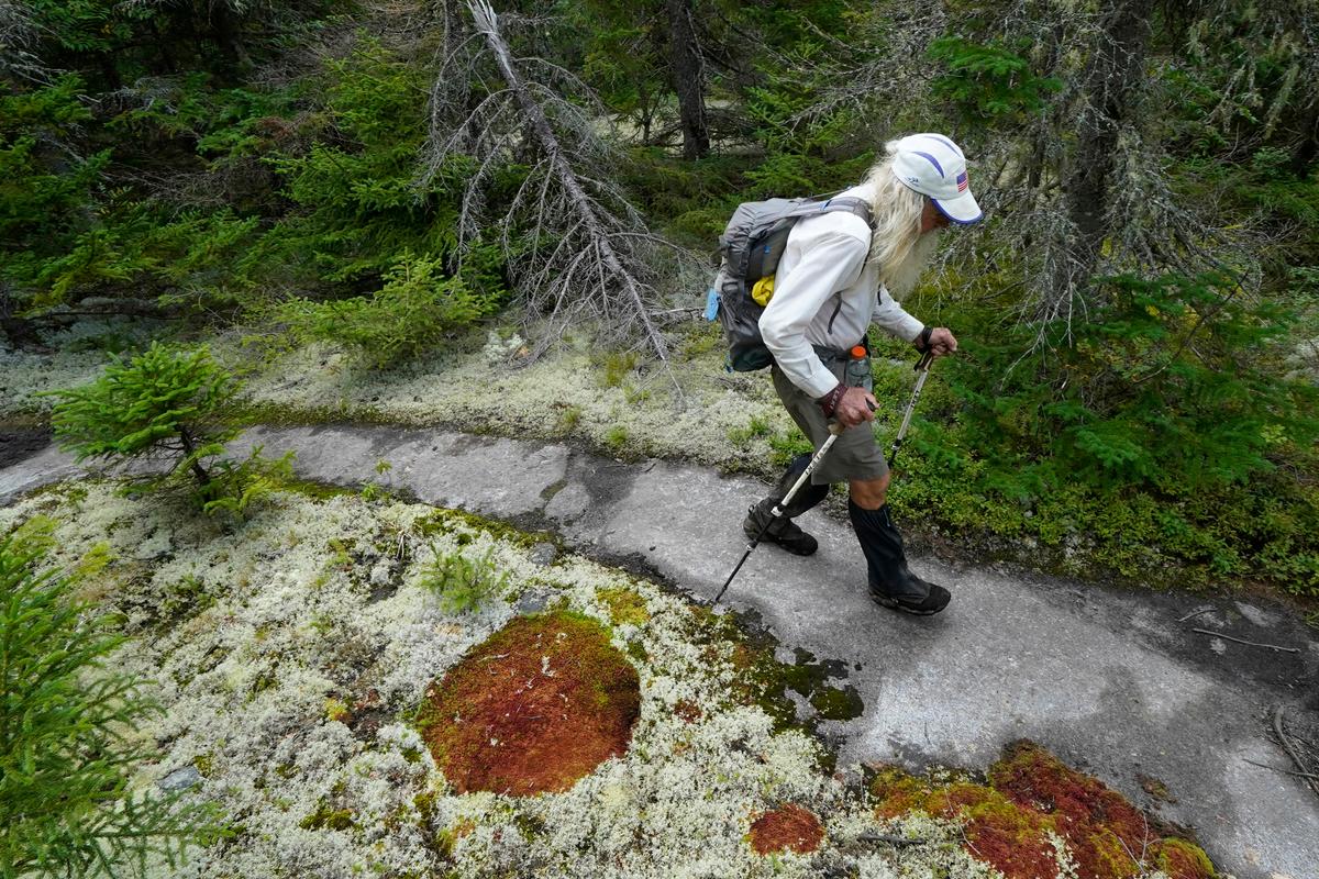 M.J. Eberhart, 83, carefully hikes the Appalachian Trail. (Robert F. Bukaty/AP Photo)