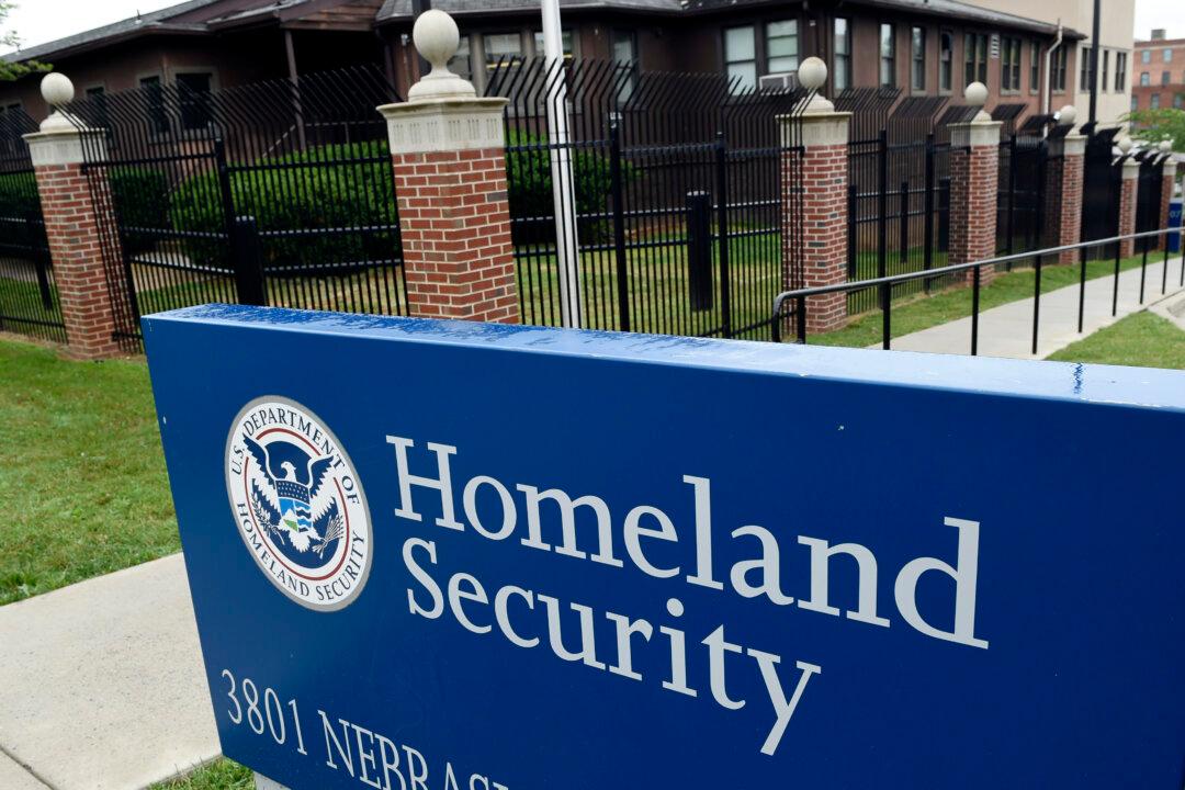 US Faces ‘Heightened Threat’ in Holiday Season, DHS Says