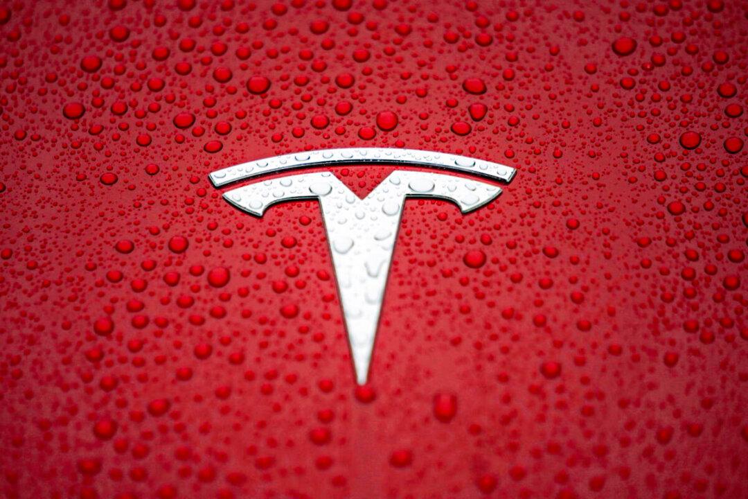US Auto Safety Nominee Hopes to Wrap Up Tesla Investigations ‘Soon’