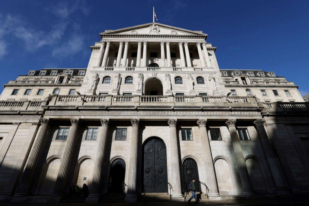Bank of England Boosts Rates to 13-Year High as Inflation Expected to Hit Double Digits