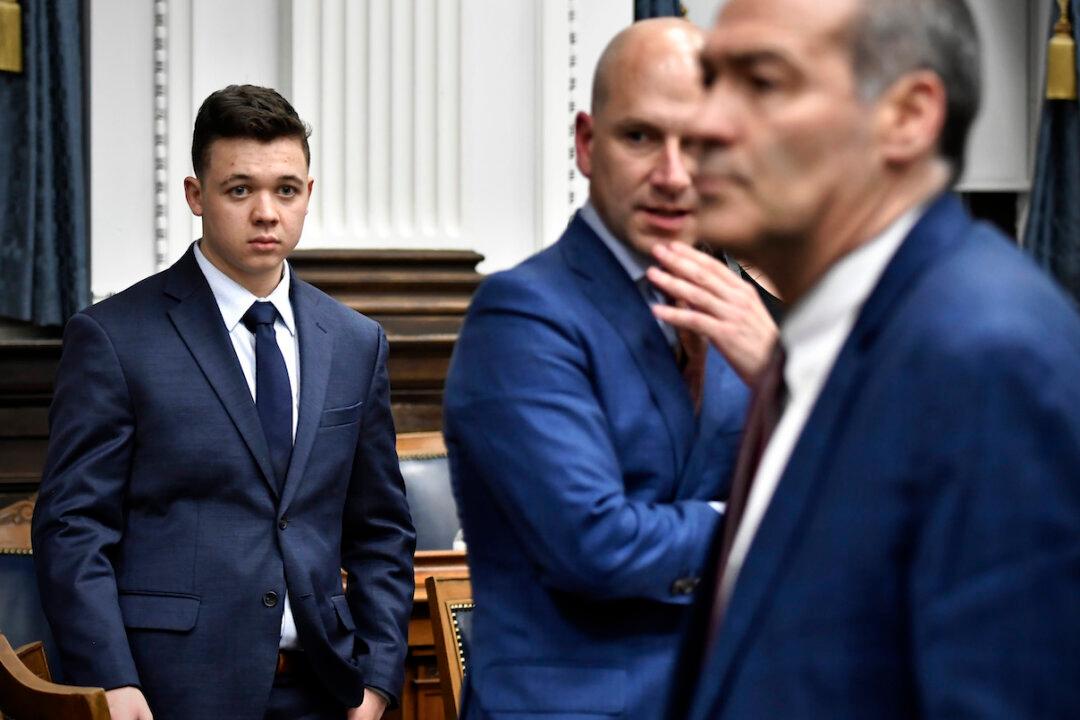 Rittenhouse Lawyer ‘Did Not Approve’ of Tucker Carlson Film Crew During Trial