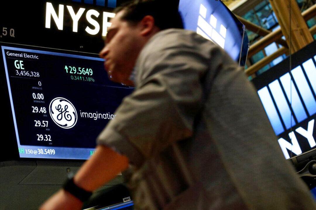 GE Investors Hope Split Remedies Years of Lackluster Performance