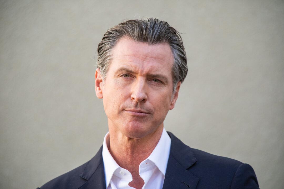 California Gov. Newsom Mandates Booster Shots for Health Care Workers