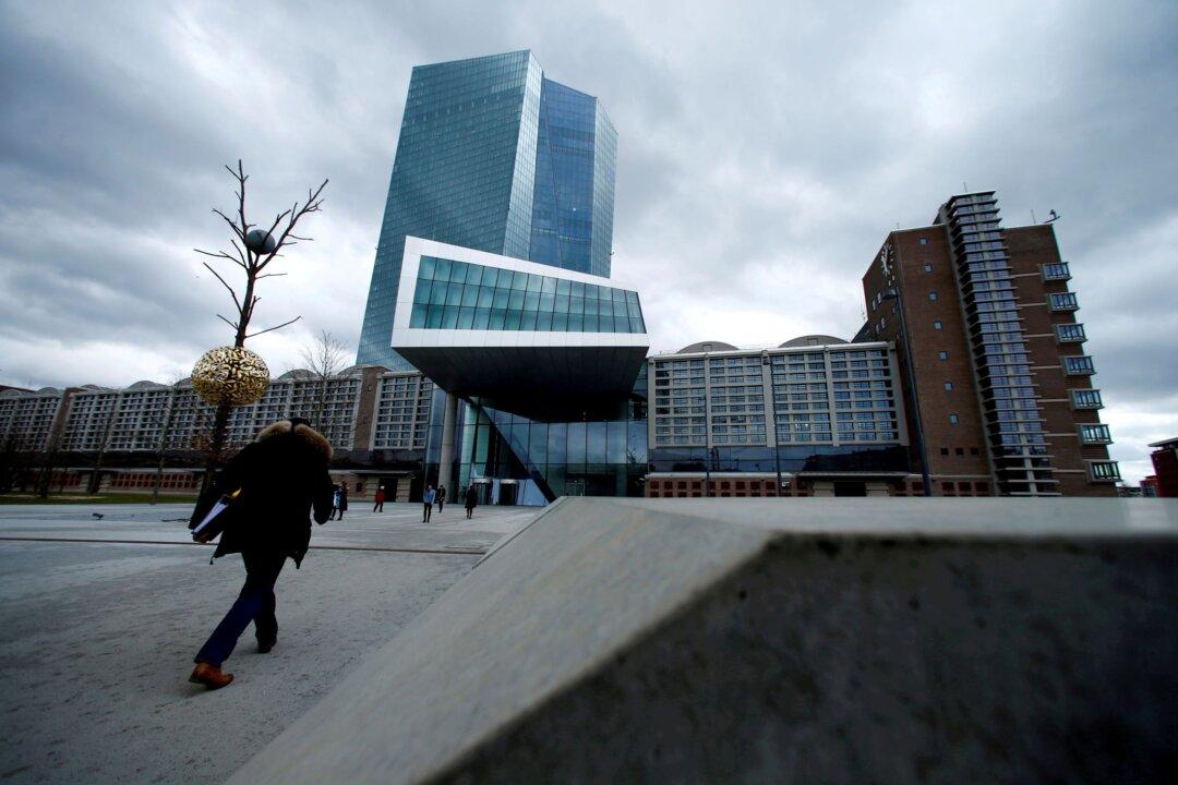 ECB Asks for Governments’ Help to Hit Inflation Goal