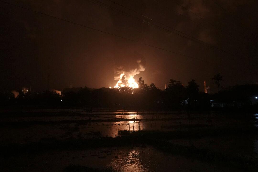 Scores Evacuated in Fire at Indonesia’s Largest Oil Refinery