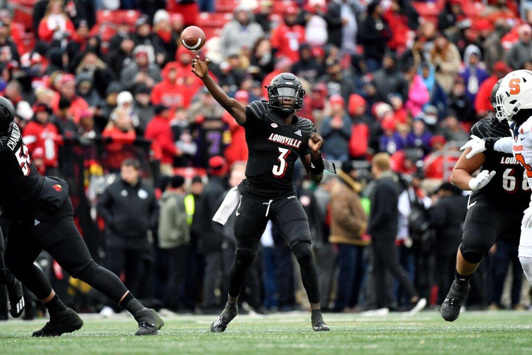 Cunningham’s 5 TDs Lead Louisville’s 41–3 Rout of Syracuse
