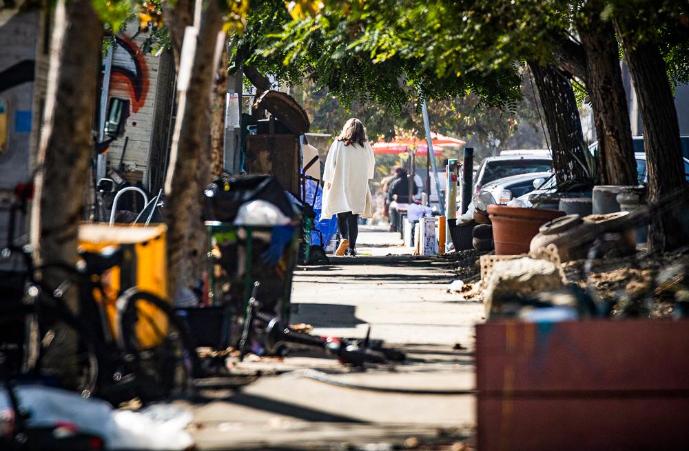 ‘A World Gone Mad’: Upscale LA Neighborhood Wrestles With Worsening Homeless Crisis