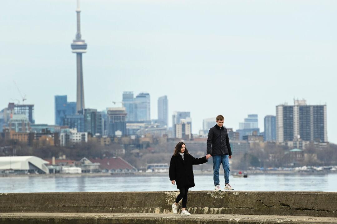 Record Number of Ontarians Move out of the Province, While BC Sees Biggest Inflow in 30 Years