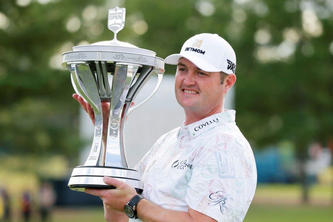 Kokrak Rallies With 4 Straight Birdies and Wins Houston Open