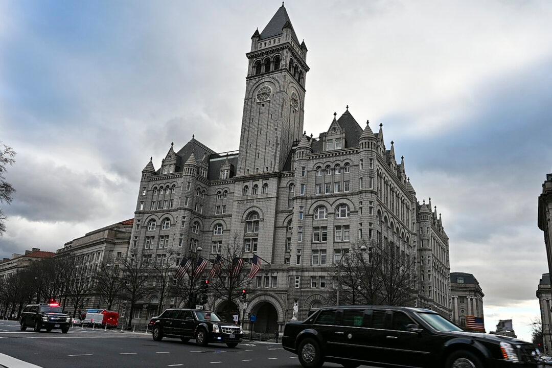 Trump to Sell DC Hotel Lease for $375 Million