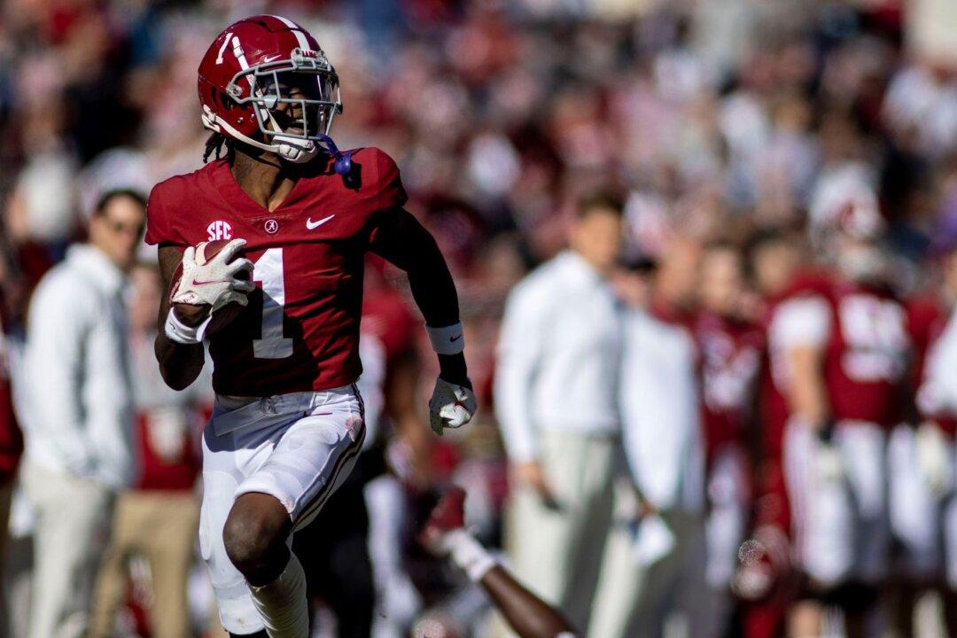 AP Top 25: Alabama Jumps Cincinnati to No. 2; Oklahoma Falls to 12th