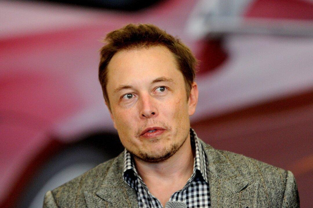 Tesla’s Musk Exercises More Options, Sells $973 Million for Taxes
