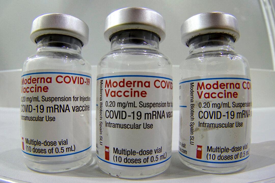 Moderna Could Have Omicron Booster Shot Ready to File for FDA Authorization by March