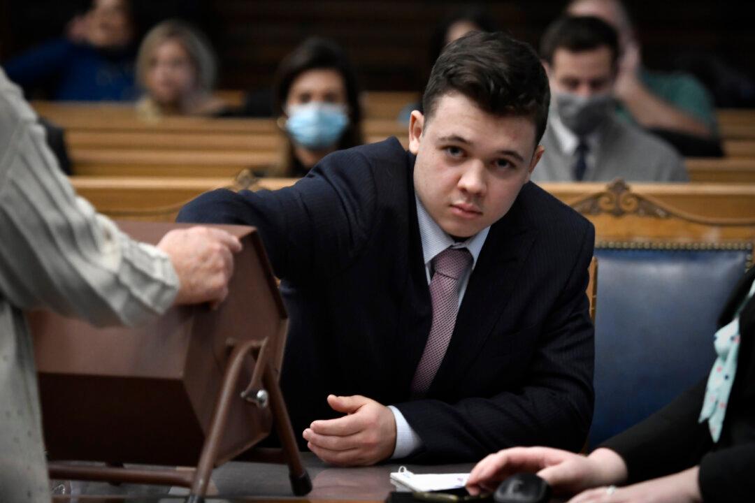 Kyle Rittenhouse Jury Asks About Reviewing Video Evidence in Case