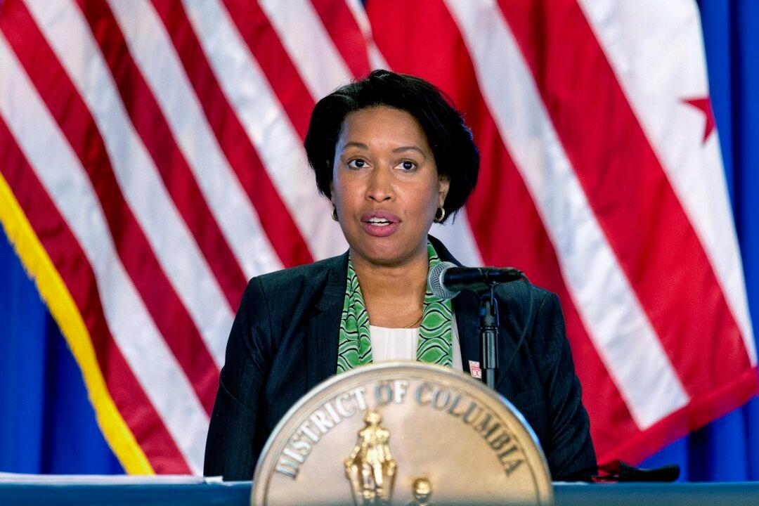 No Remote Learning Option for Unvaccinated Children, DC Mayor Says