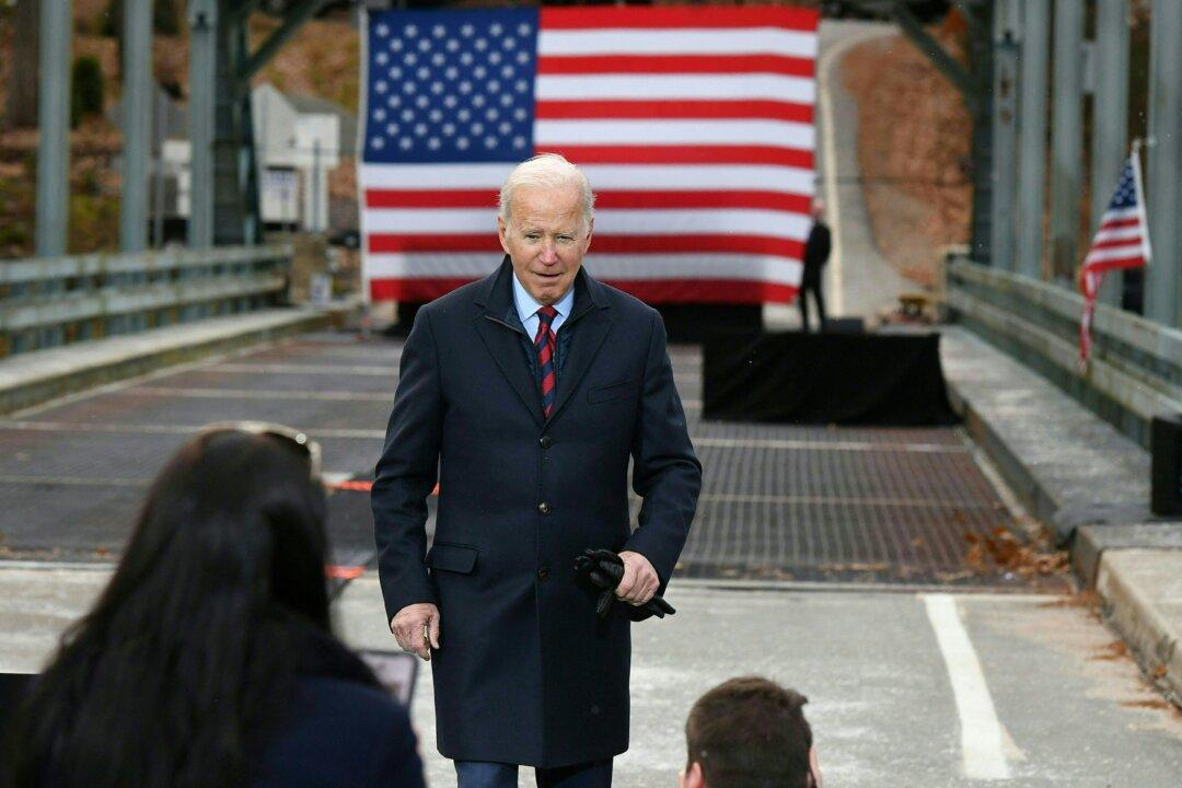 13 States Sue to Block Biden Administration’s COVID-19 Vaccine Mandate for Health Care Workers