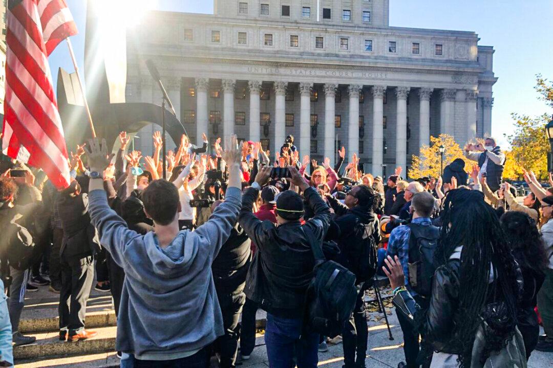 Court Rules 15 NYC Teachers Can Reapply for Vaccine Religious Exemption