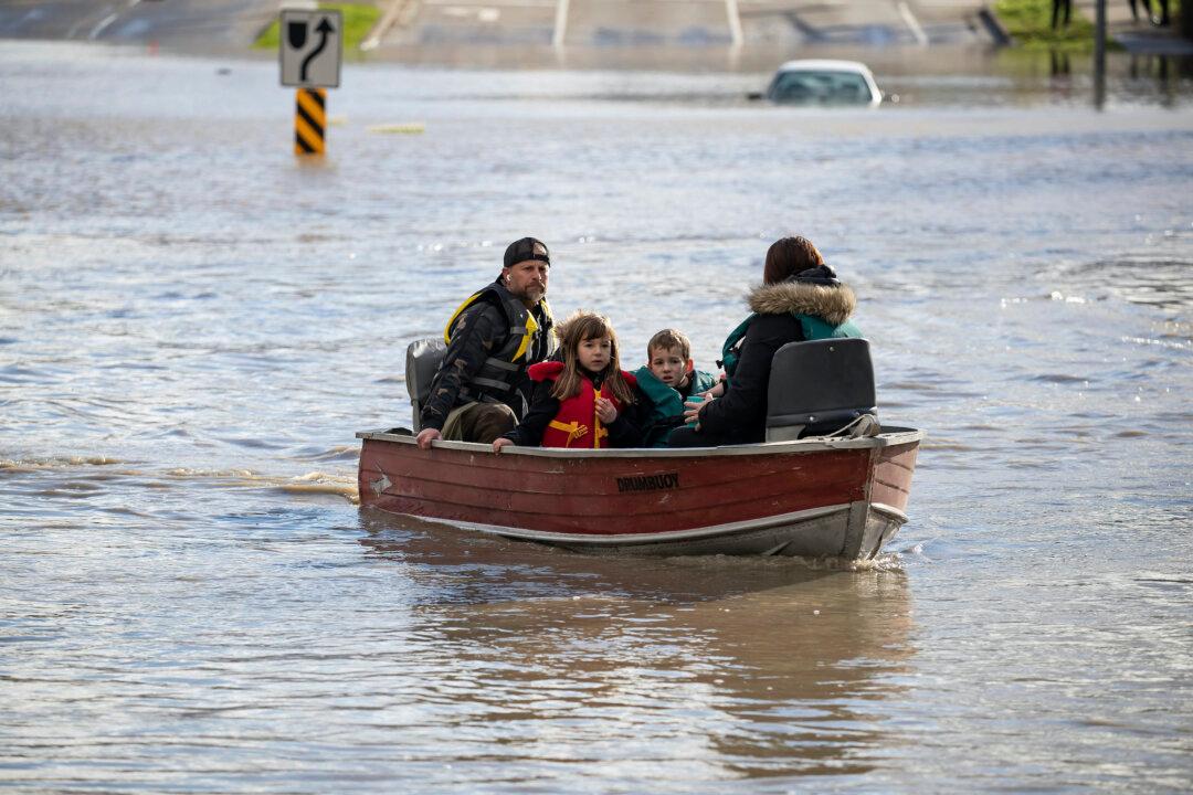 US Northwest, Canada Devastated by Flood, 1 Death Reported