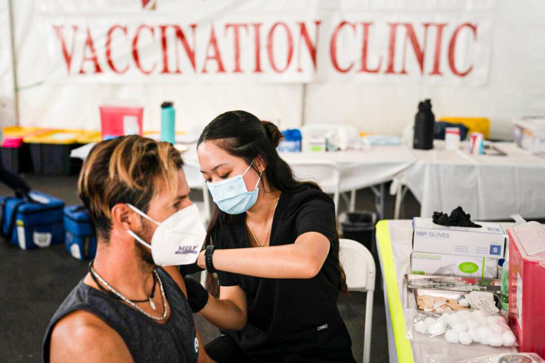 Oxford University: ‘No Evidence’ Vaccines Won’t Protect Against Severe Omicron Disease