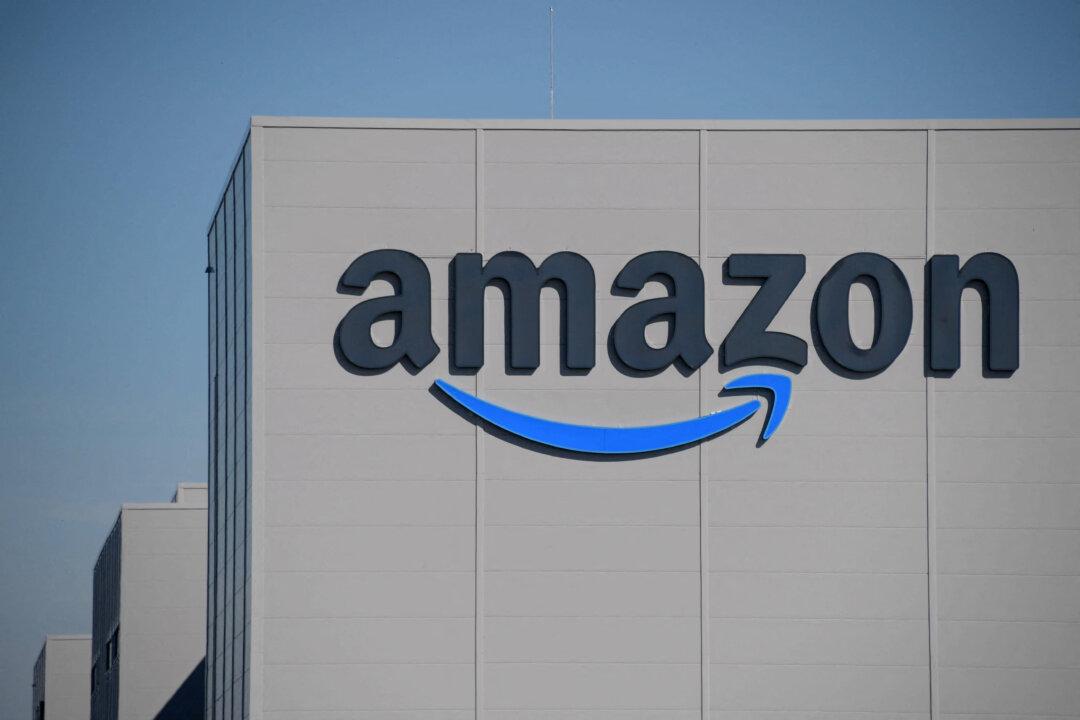 Amazon’s Answer to Elon Musk’s Starlink Gets New Space Ride for 2023 Launch