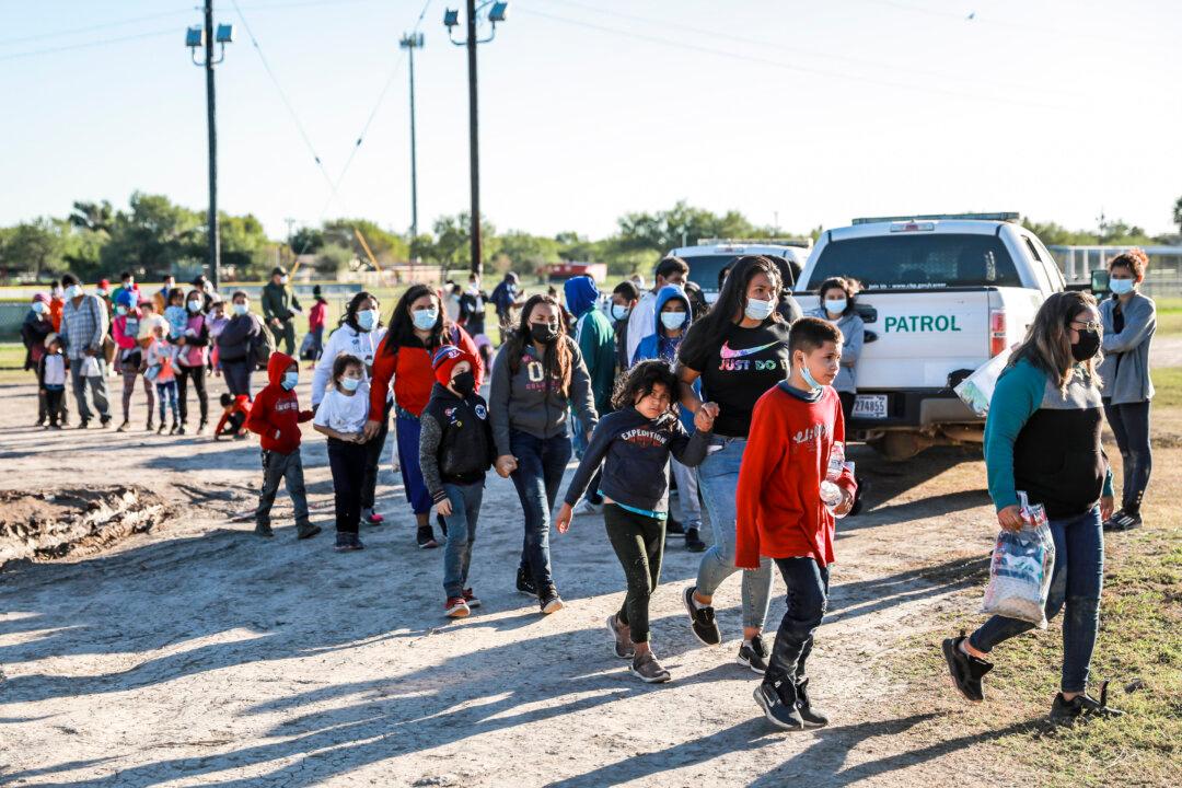 Illegal Immigrant Children Being Placed With Strangers, Says Whistleblower