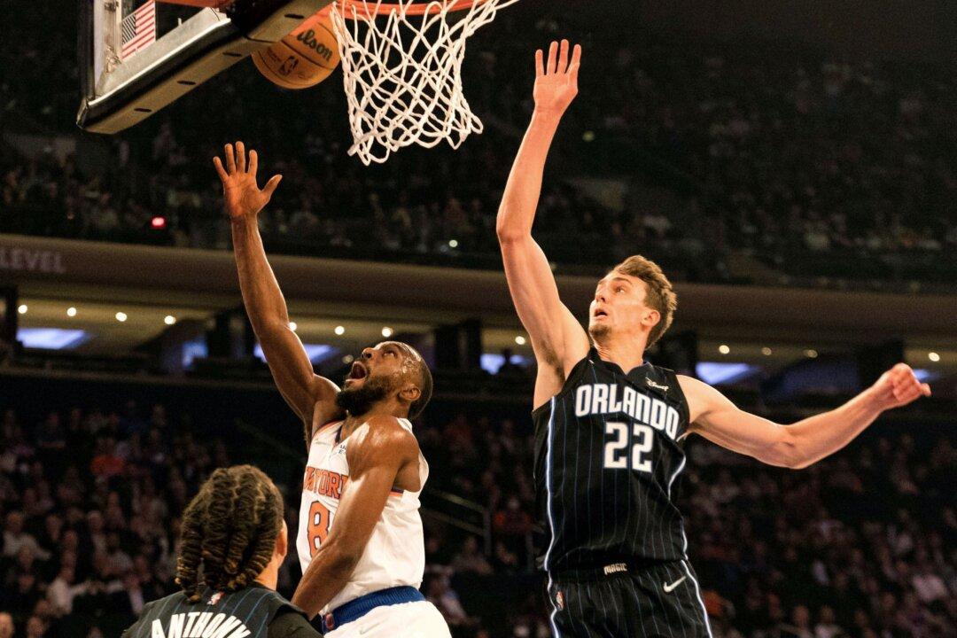 Magic Rally Late, Beat Knicks 104–98 to Stop 3-game Slide