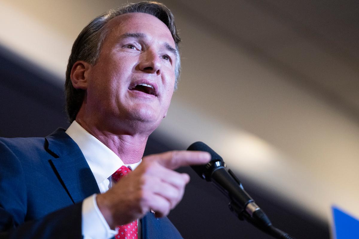 Virginia’s Youngkin Weighs Options as School Districts Insist on Mask Mandates