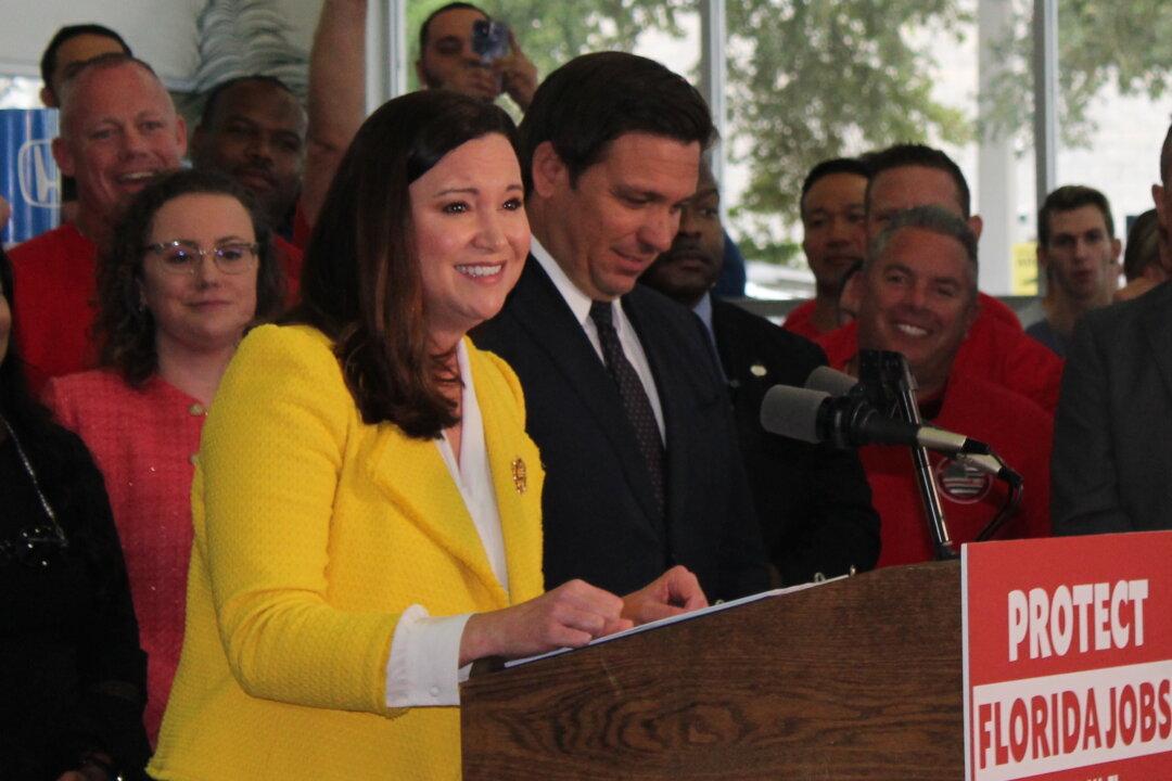 Florida Attorney General Files Lawsuit Over CMS Vaccine Mandates