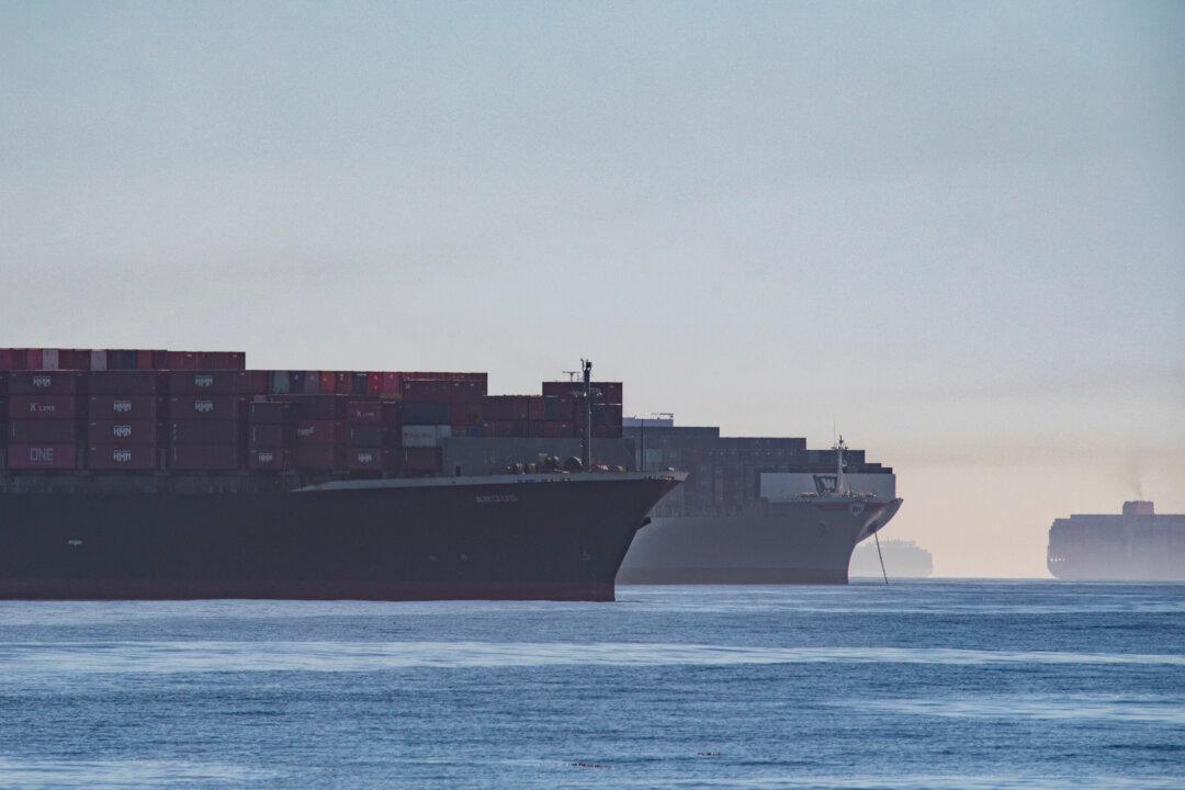 More Ships Choosing to Deliver to East Coast, Gulf Coast Ports