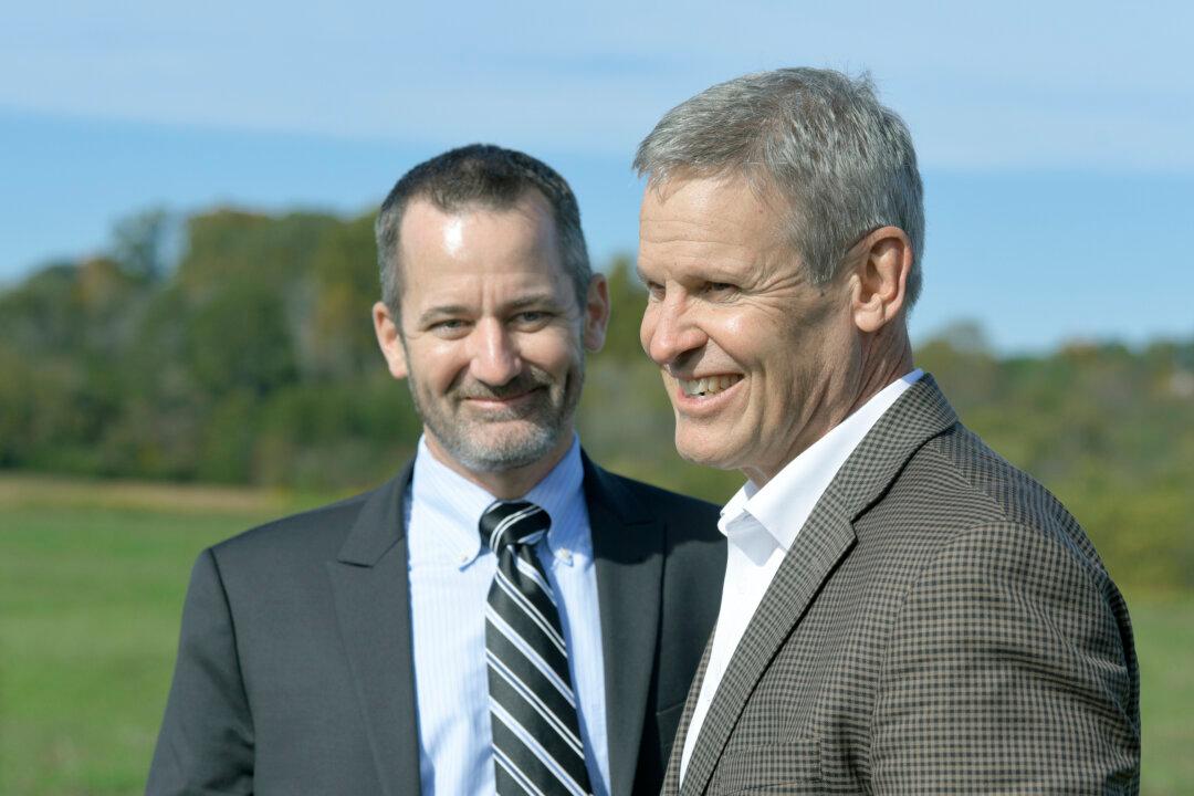 Tennessee Governor Invites Nation’s Unvaccinated Officers to Join Its Highway Patrol