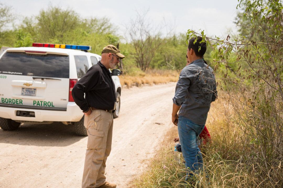 How Migrant Surge at the Border Fuels Massive American ODs From Tiny Grains of This Killer Drug