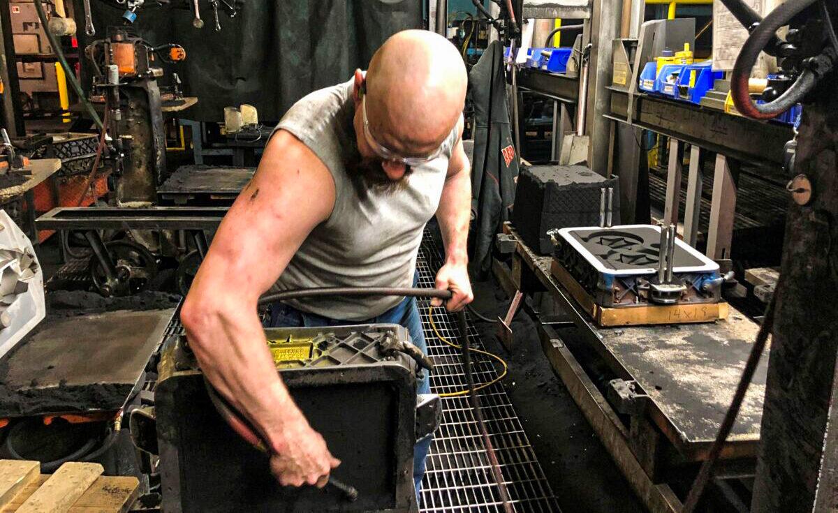 Sky-High Inflation Gives Americans a Wage Cut in March for 6th Month Running