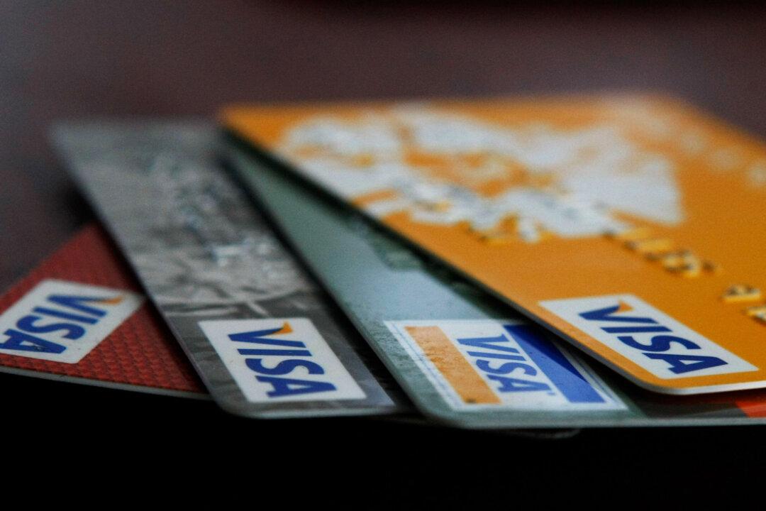 Analysts Remain Divided Over Amazon’s Crusade on Visa