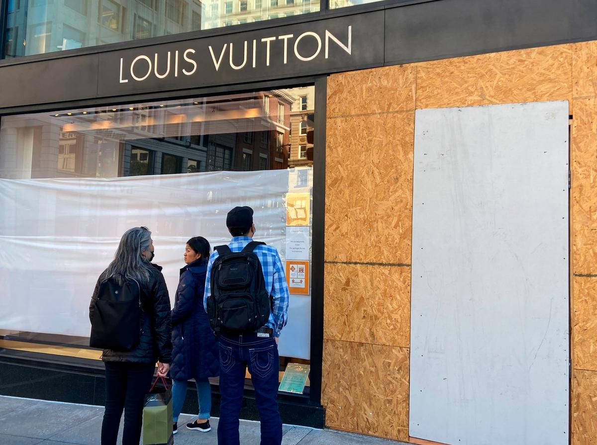 Up to 40 Looters Target California Bay Area Stores for Third Straight Day