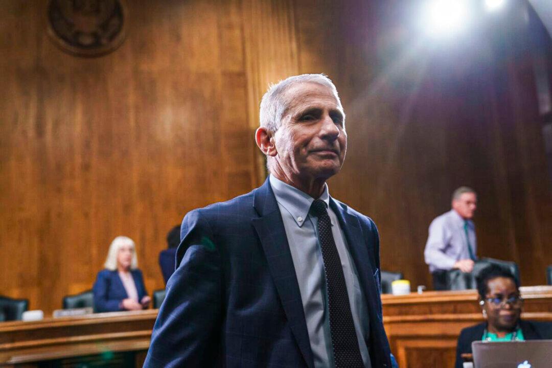 Fauci: Vaccine Mandate for Domestic Air Travel ‘Would Be Welcome’