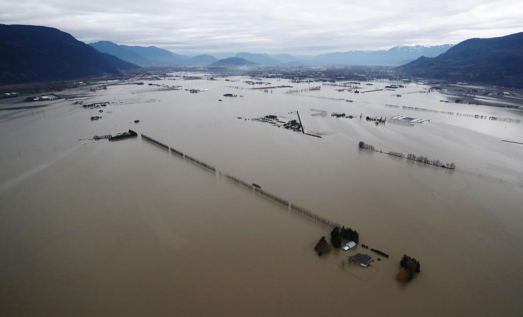 Ottawa Clarifies COVID 19 Travel Exemption on BC US Border During Floods