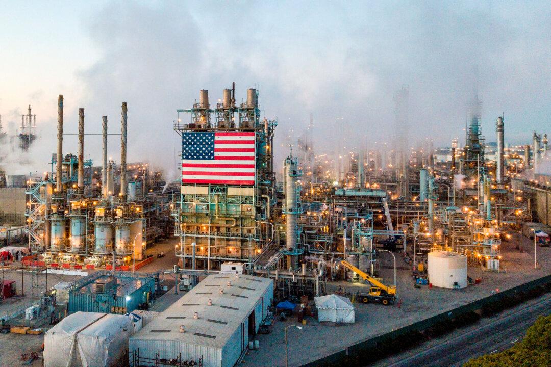 White House Rejects Calls for Oil Drilling