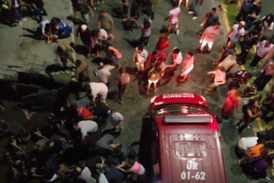 30 Injured After Sidewalk Collapse in Brazil