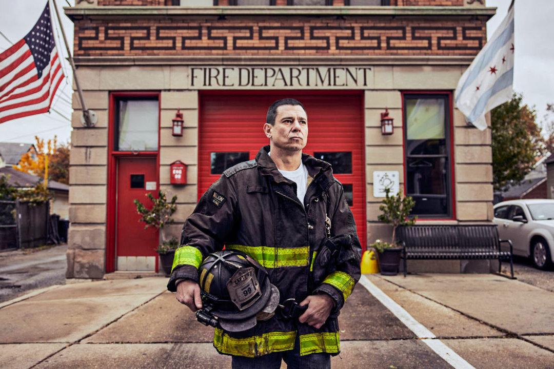 First Responders Fight Chicago Vaccine Mandate