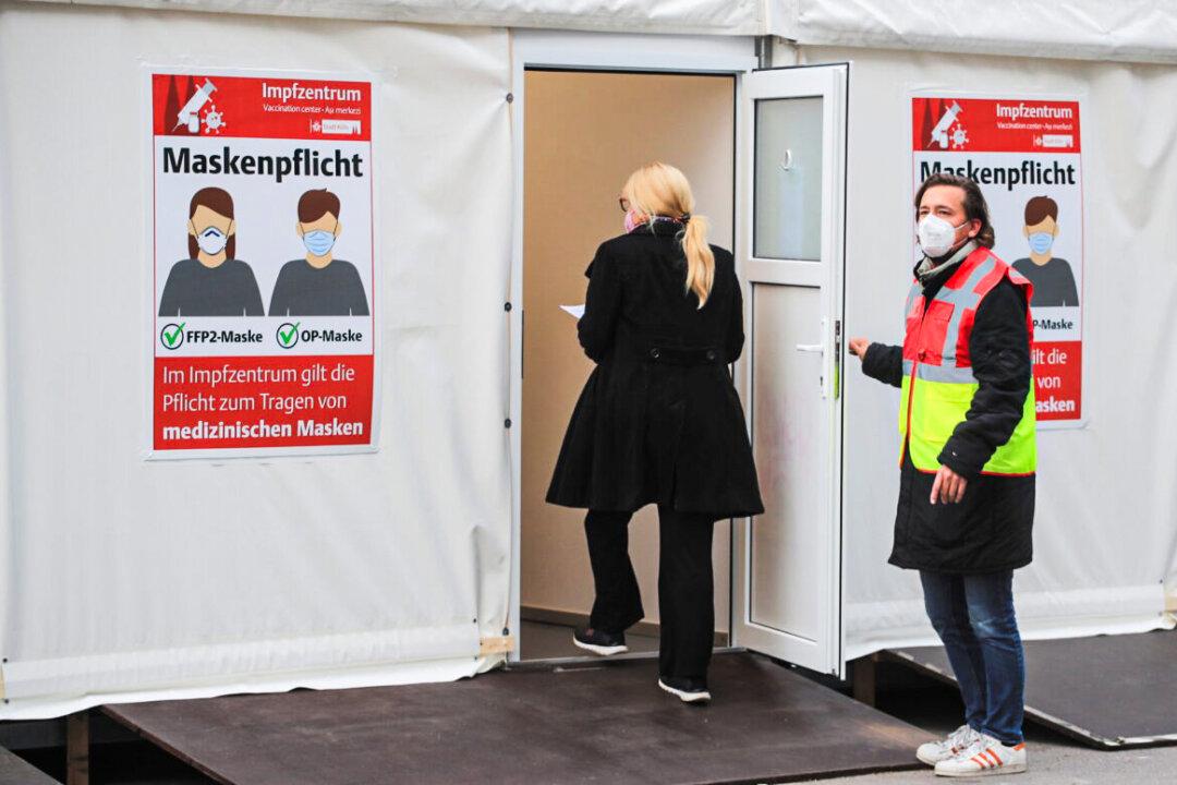 More German Politicians Support Making COVID-19 Vaccinations Mandatory