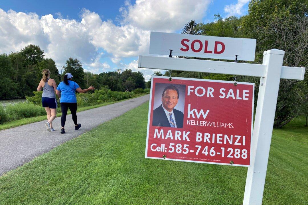 US New Homes Sales Rise 0.4 Percent in October as Prices Climb