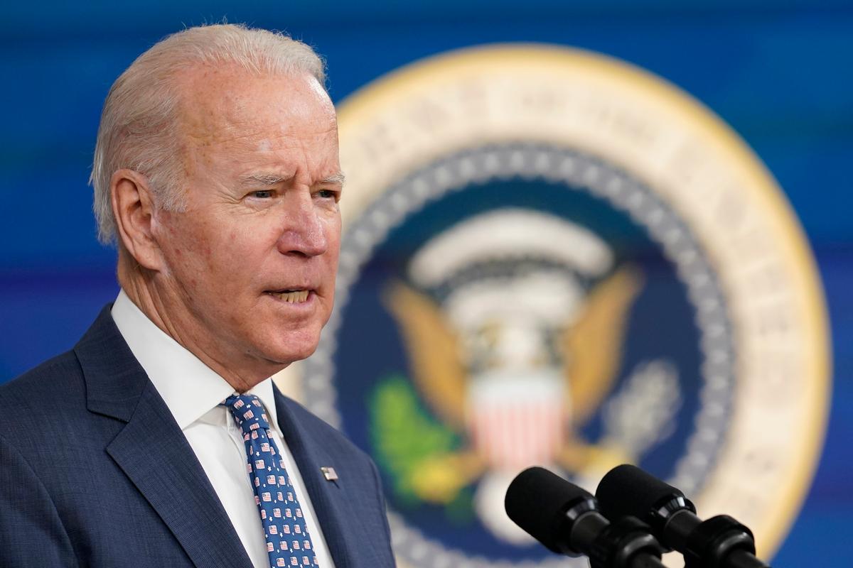 Judge Blocks Biden’s COVID-19 Vaccine Mandate for Federal Contractors