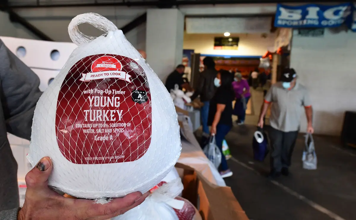 Thanksgiving Dinner Costs Decline as Turkey Prices Fall 16 Percent, Farm Bureau Says thumbnail