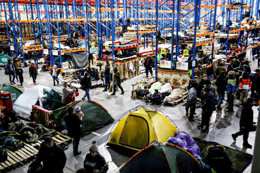 France Backs Poland Over Belarus but Warns EU Row Not Over