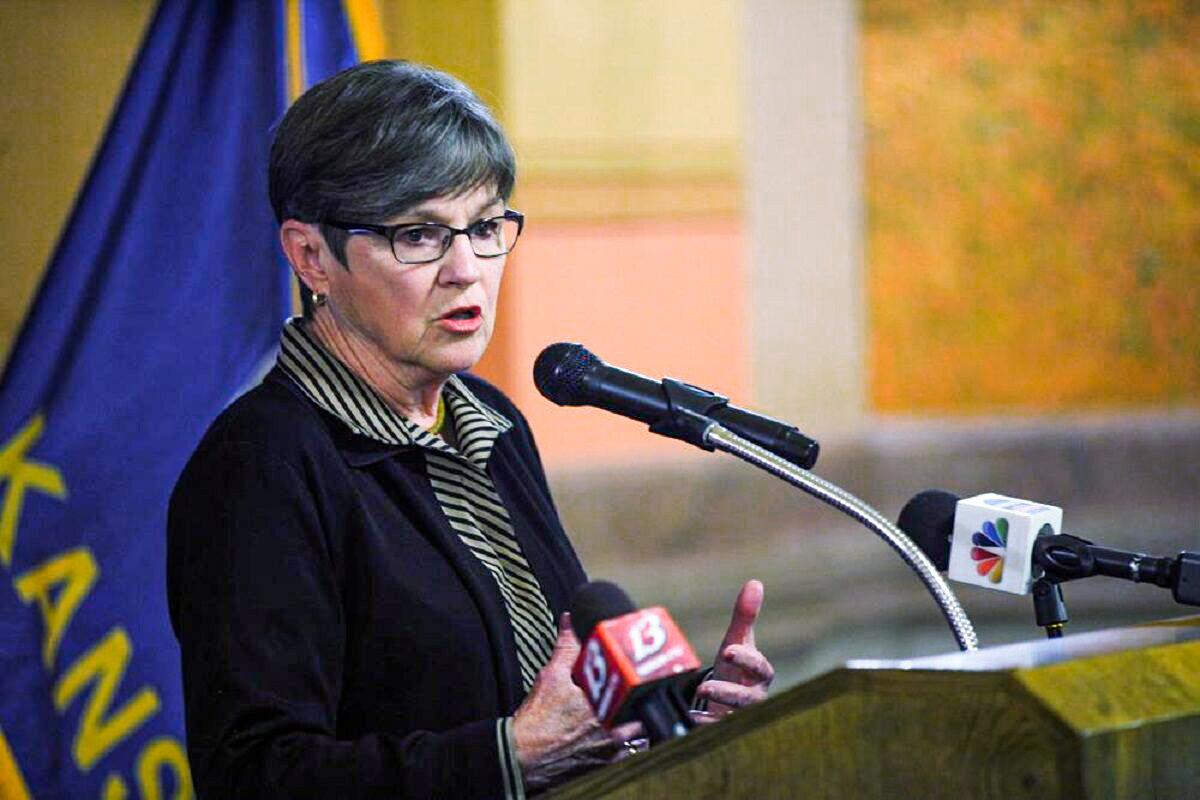 Kansas Gov. Kelly Vetoes Bill Curbing Power to Mandate Masks, Vaccine Passports