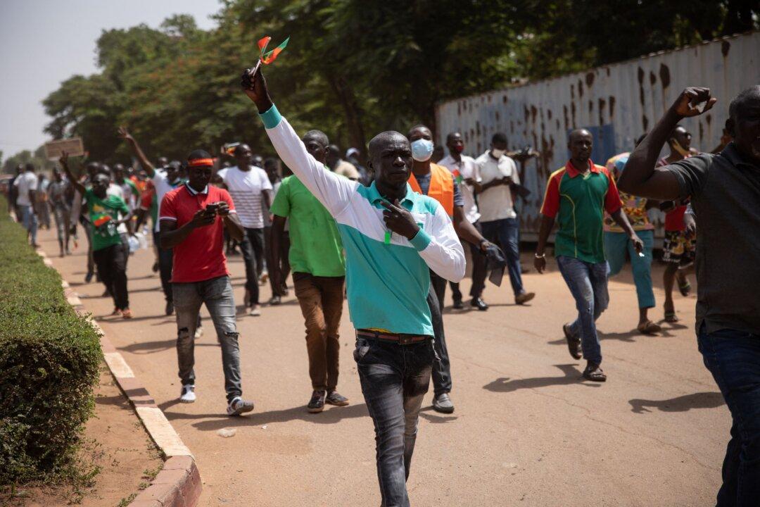 Burkina Faso Government Extends Internet Suspension Amid Protests