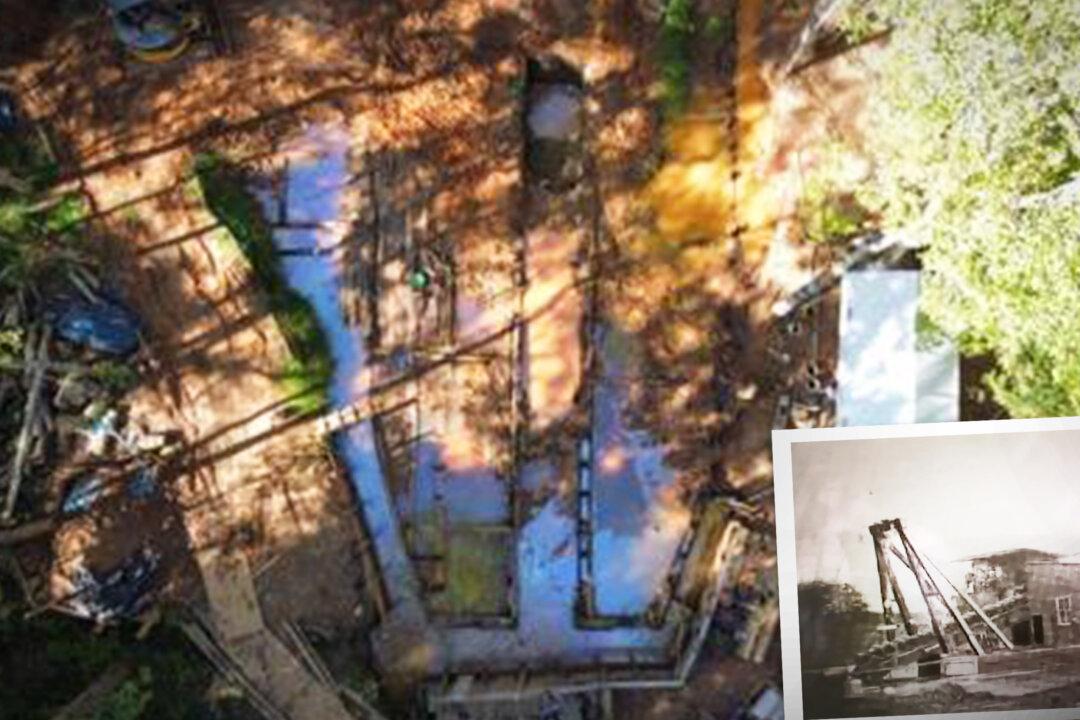 Gold Hunters Unearth 100-Year-Old Dredge Ship From North Carolina Gold Rush in Creek Bed