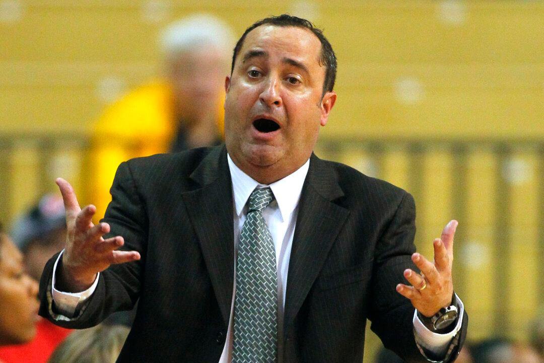 Harvey, No. 18 South Florida Top No. 7 Stanford 57–54