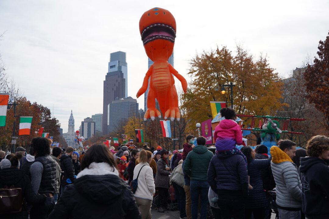 Attendees Express Hope as Philadelphia Resumes Traditional Thanksgiving Parade