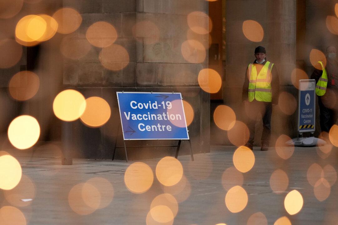 UK May Accelerate CCP Virus Vaccine Booster Rollout